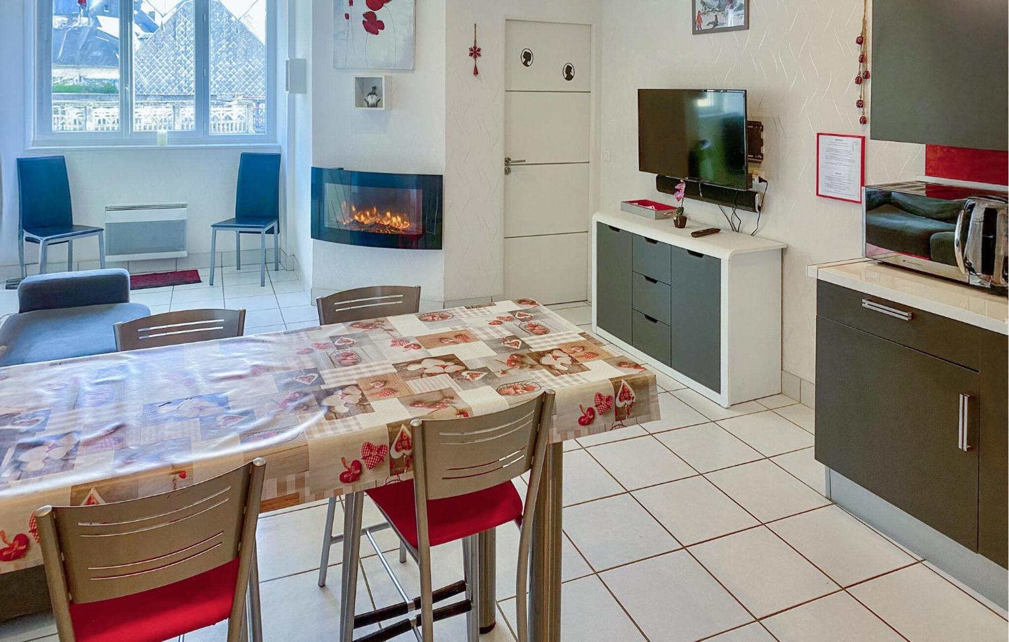 Beautiful Apartment In La Bourboule With Kitchen Le Mont-Dore Buitenkant foto